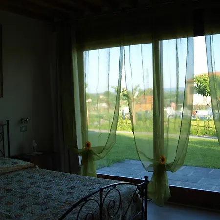 Azienda Agrituristica Il Poggetto Delle Spighe Farm stay Collesalvetti